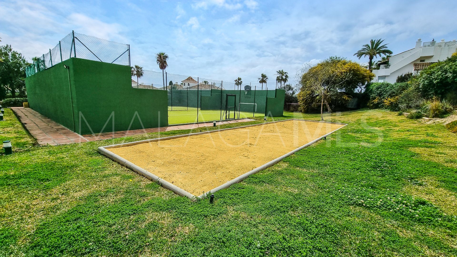 Markplanslägenhet for sale in La Duquesa