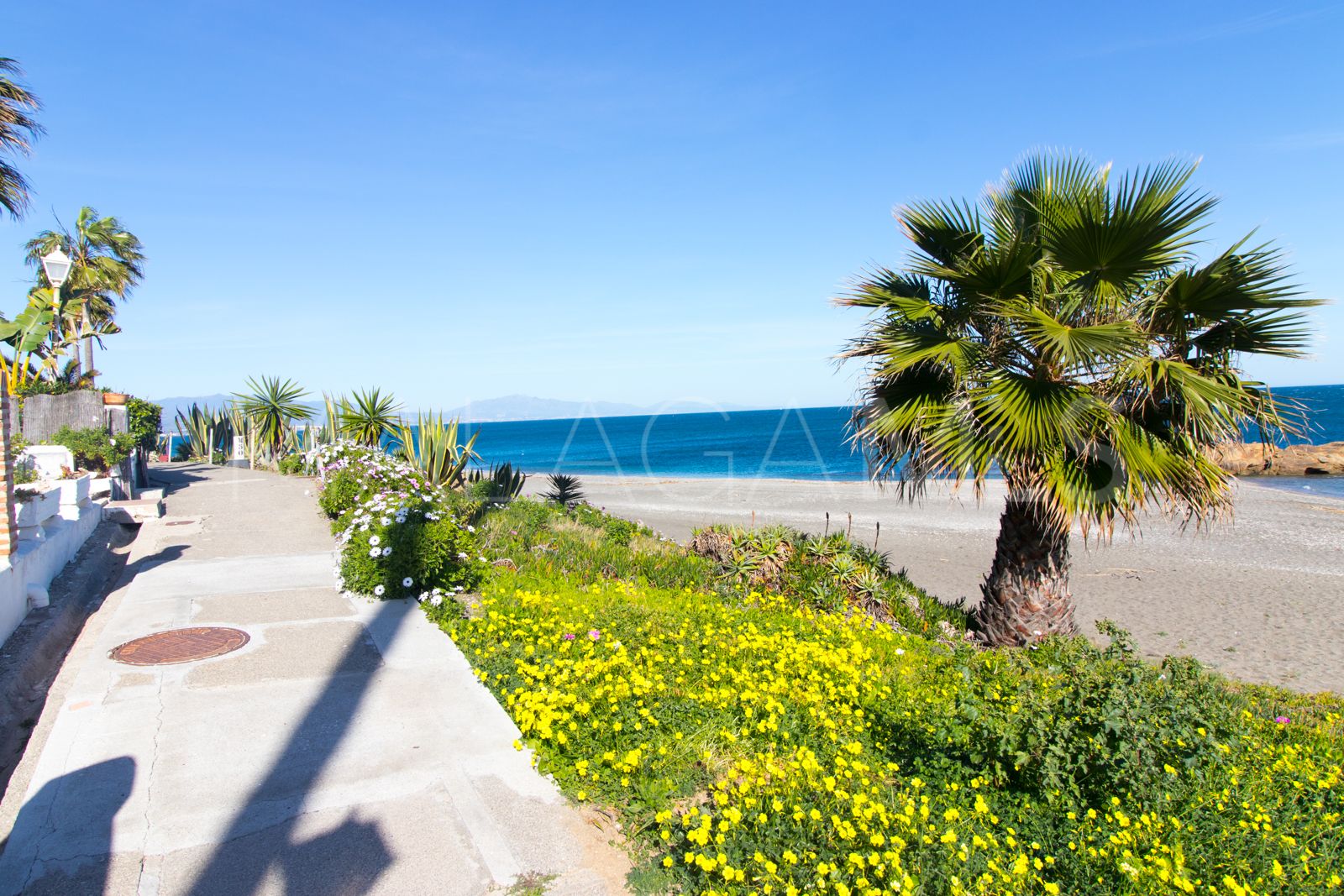 Maison de ville for sale in La Duquesa