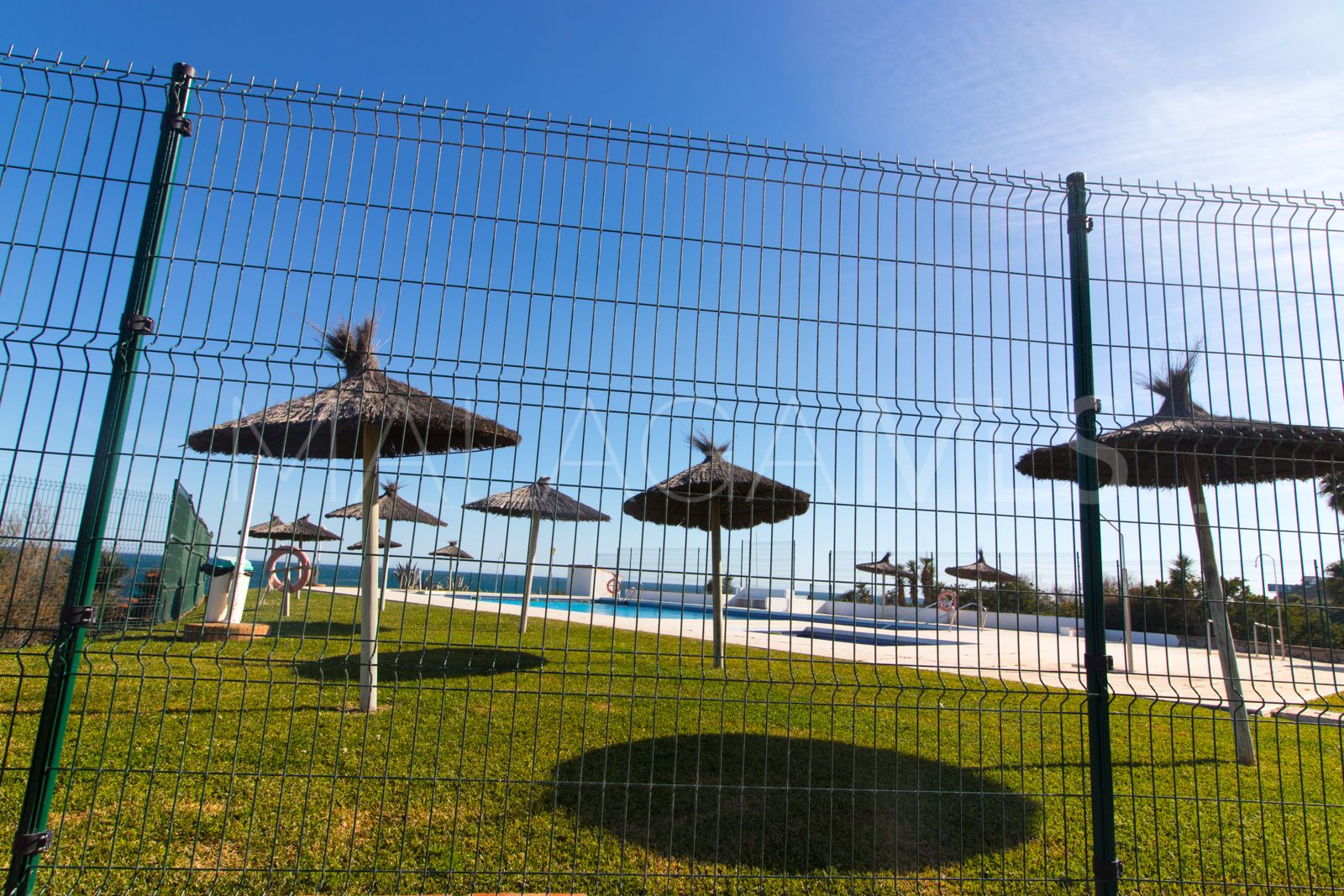 Maison de ville for sale in La Duquesa