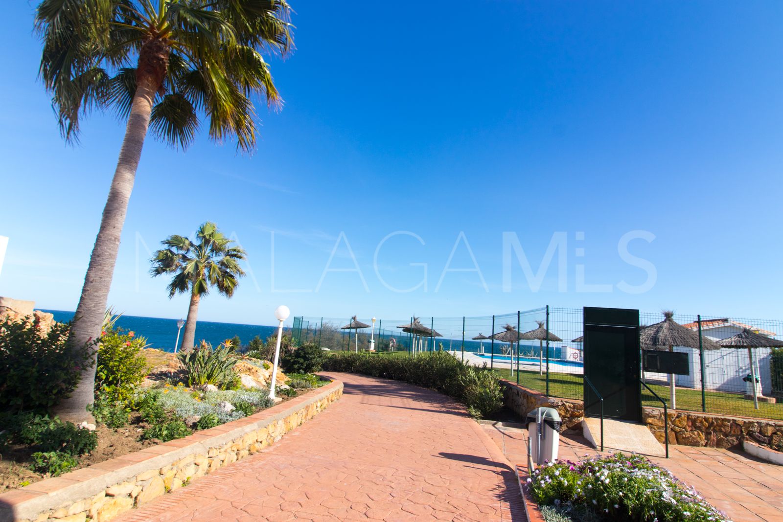 Maison de ville for sale in La Duquesa