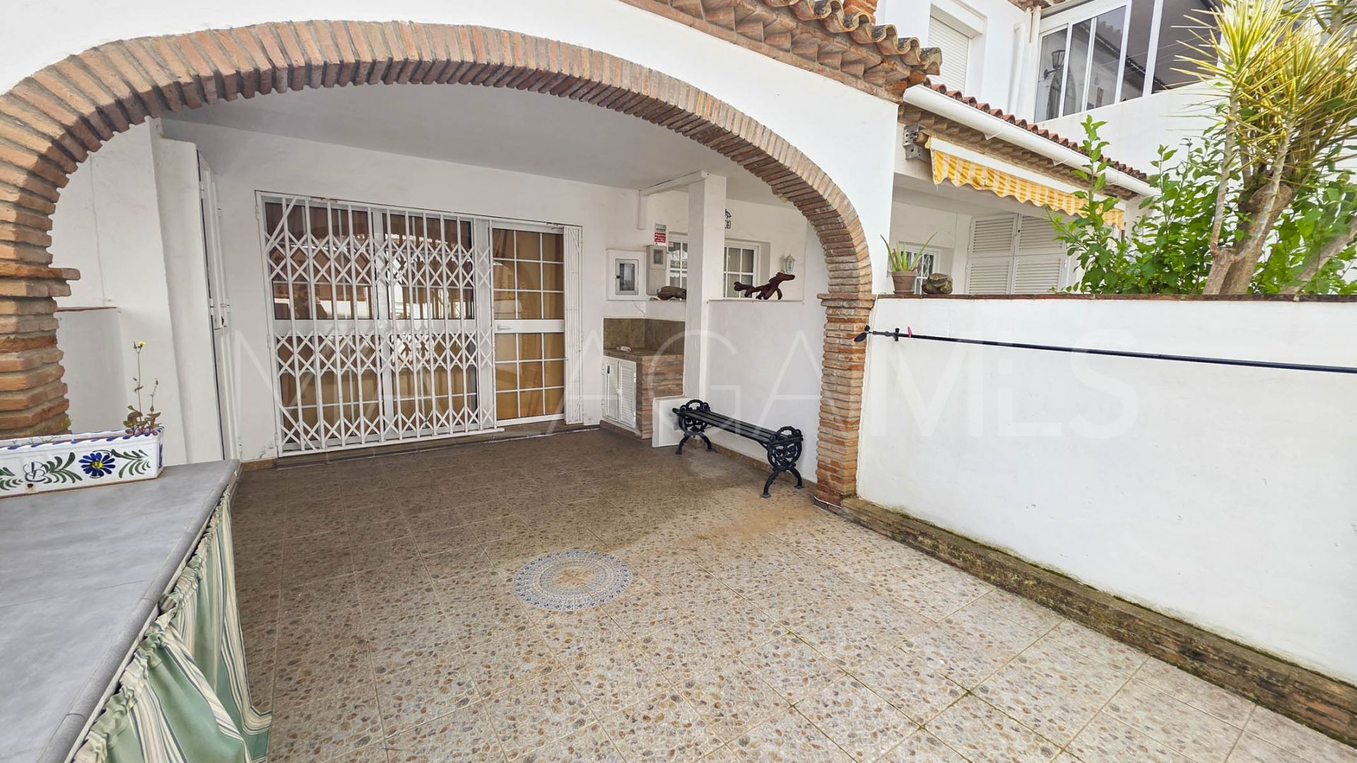 Maison de ville for sale in La Duquesa