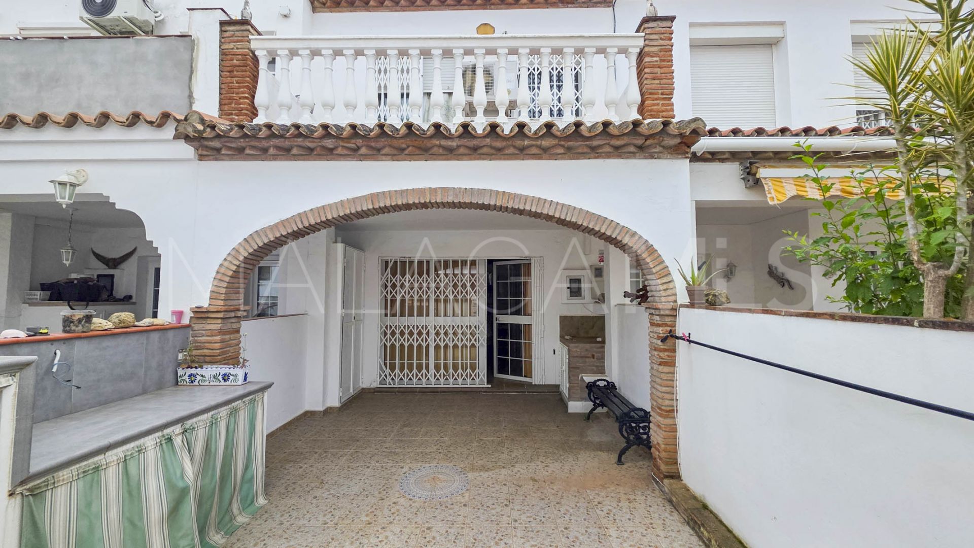 Maison de ville for sale in La Duquesa