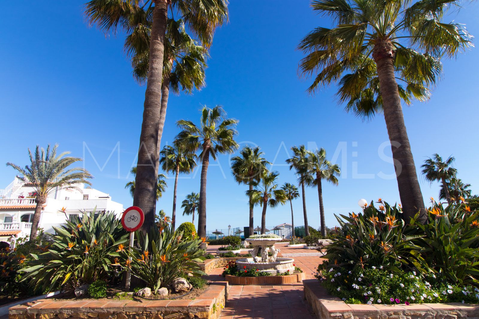 Maison de ville for sale in La Duquesa