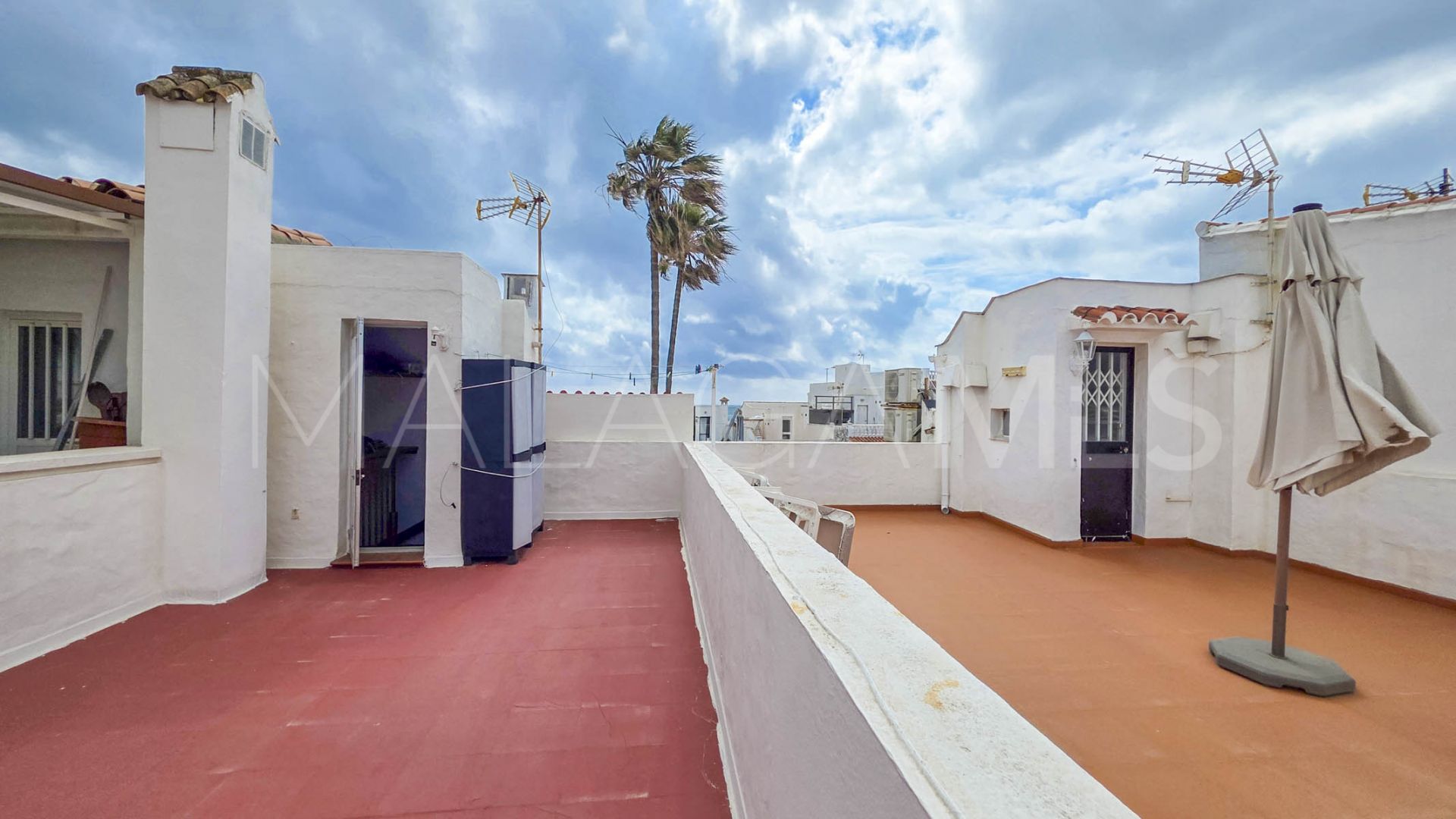 Maison de ville for sale in La Duquesa