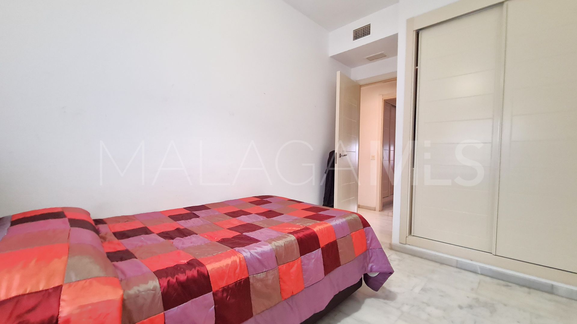 Apartamento a la venta in Estepona de 3 bedrooms