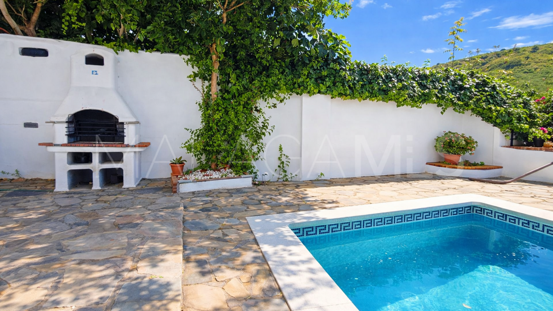 Villa in La Duquesa for sale