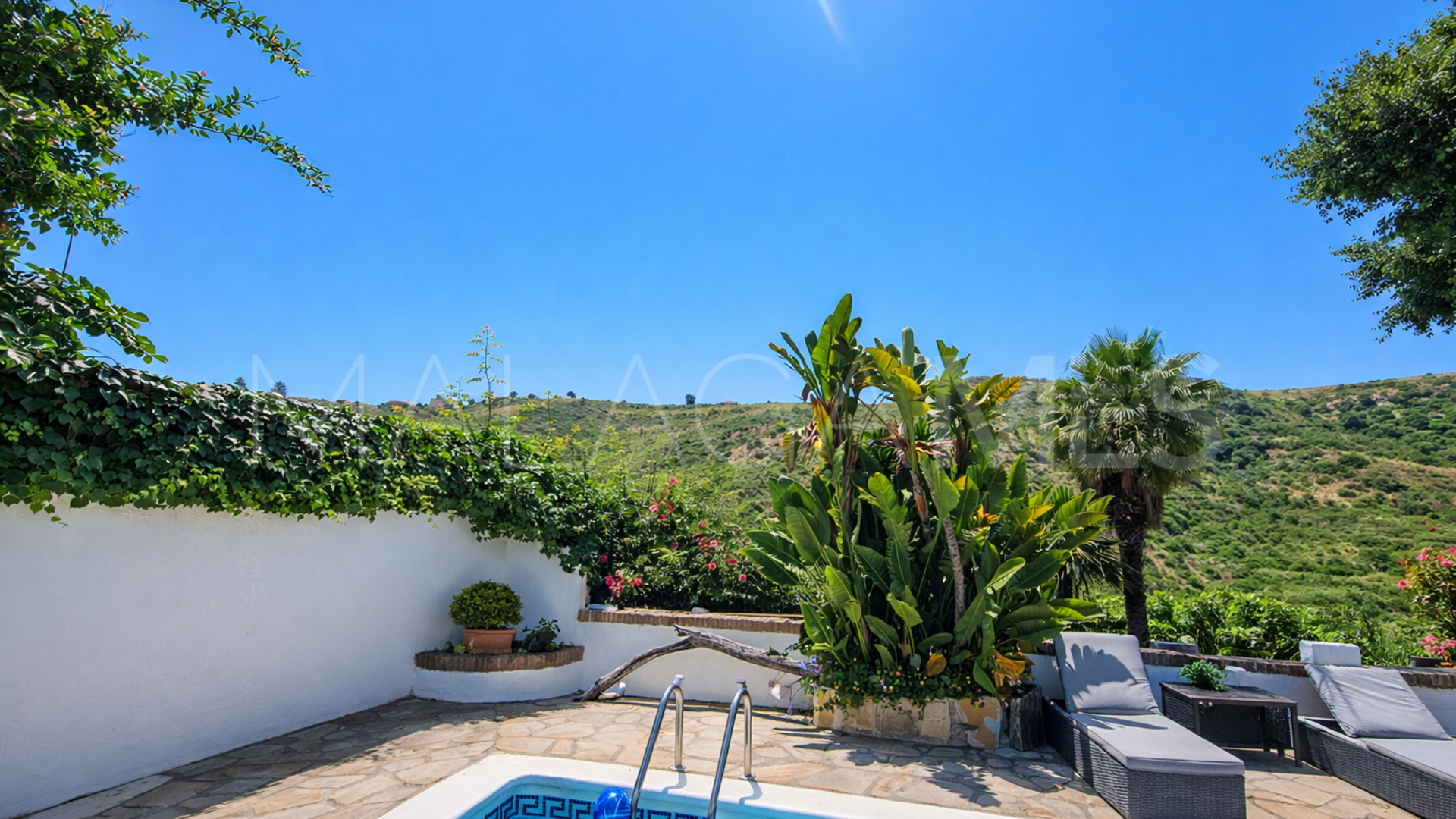 Villa in La Duquesa for sale