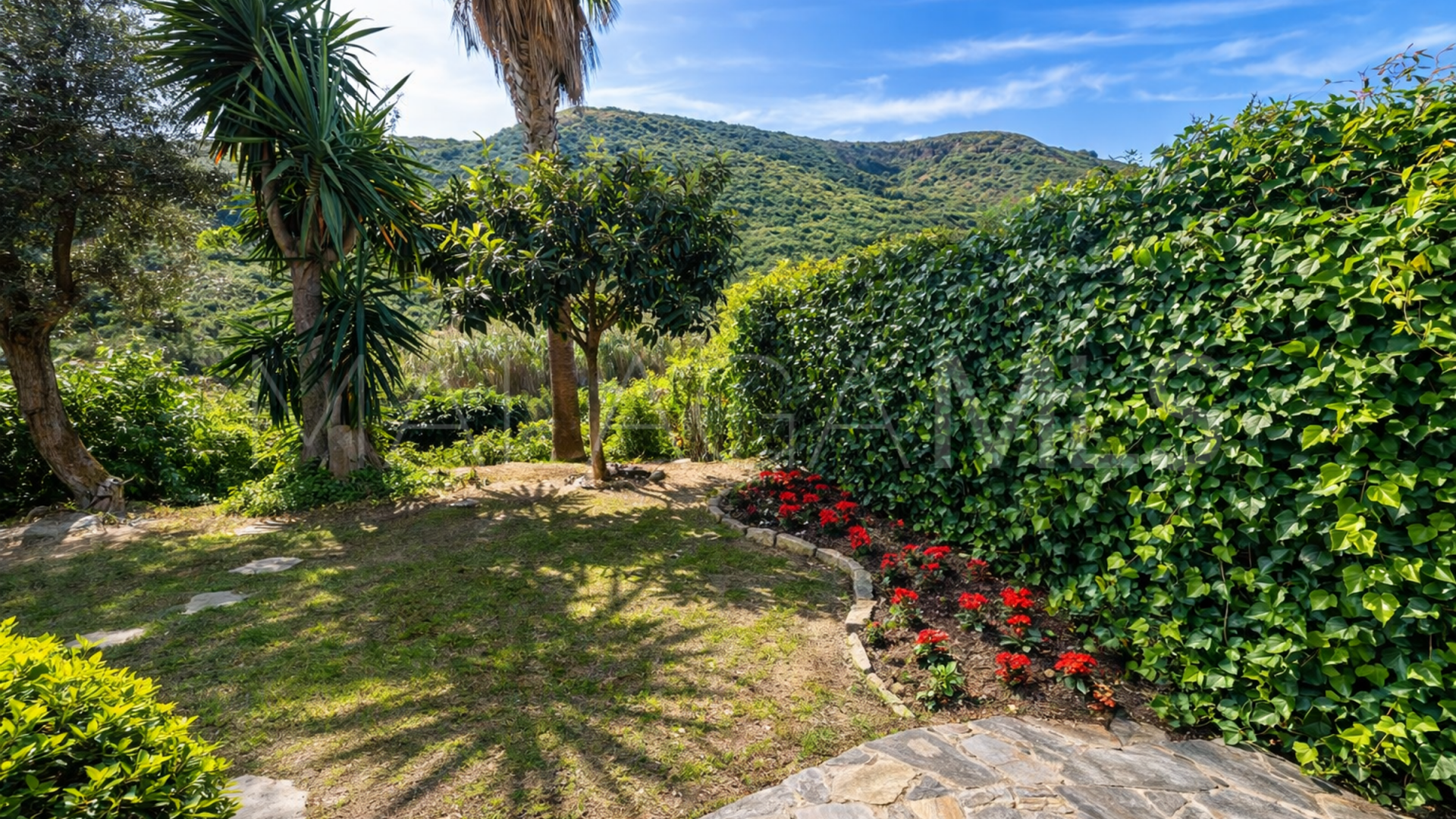 Villa in La Duquesa for sale