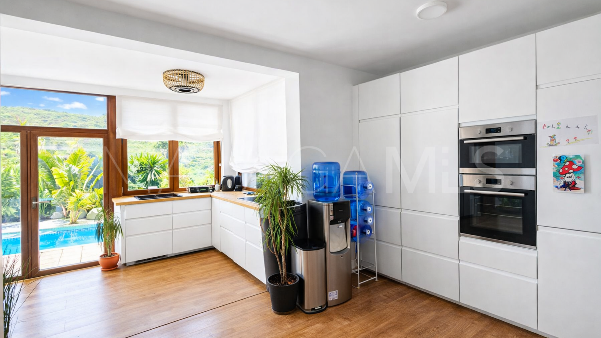 Villa in La Duquesa for sale