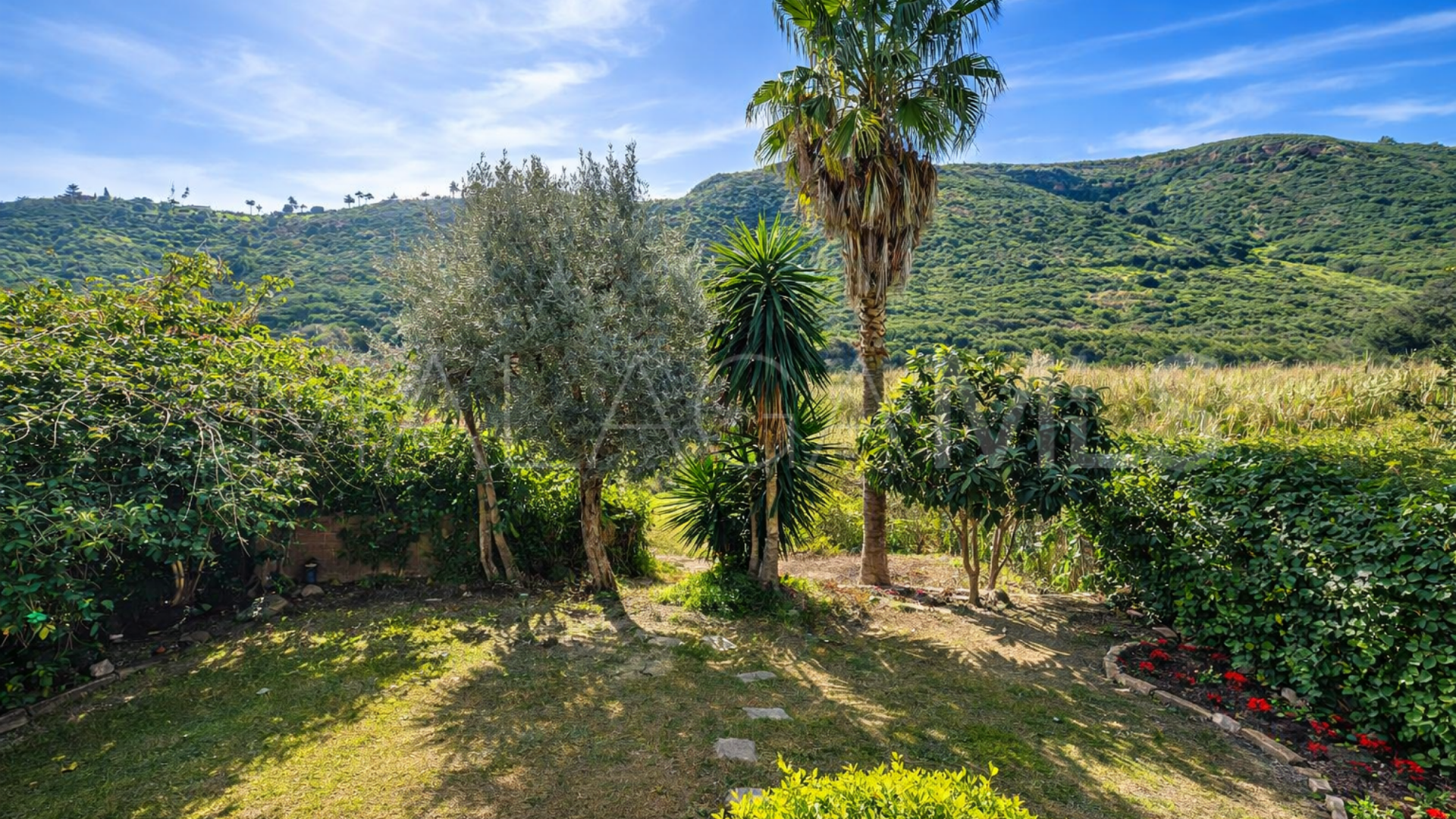 Villa in La Duquesa for sale