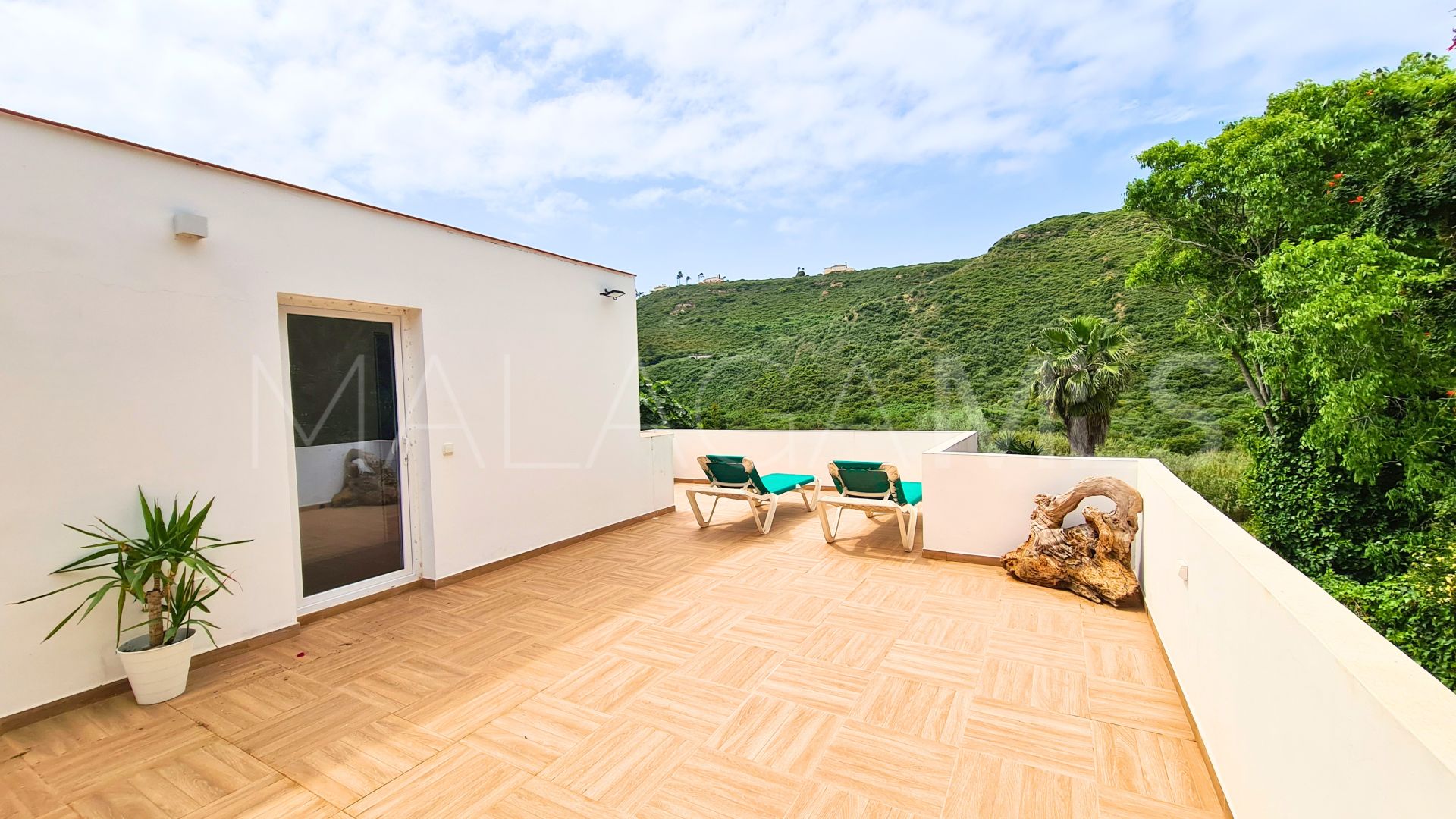 Villa in La Duquesa for sale