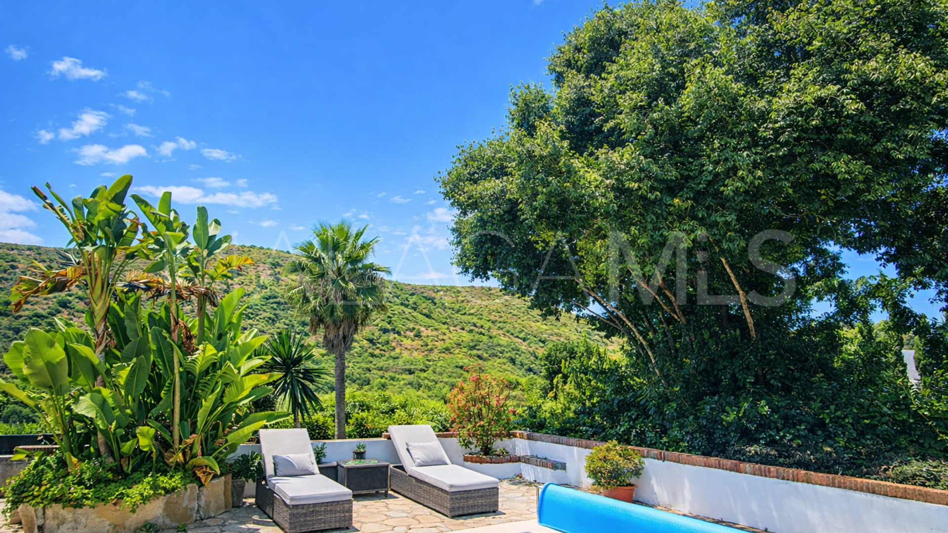 Villa in La Duquesa for sale