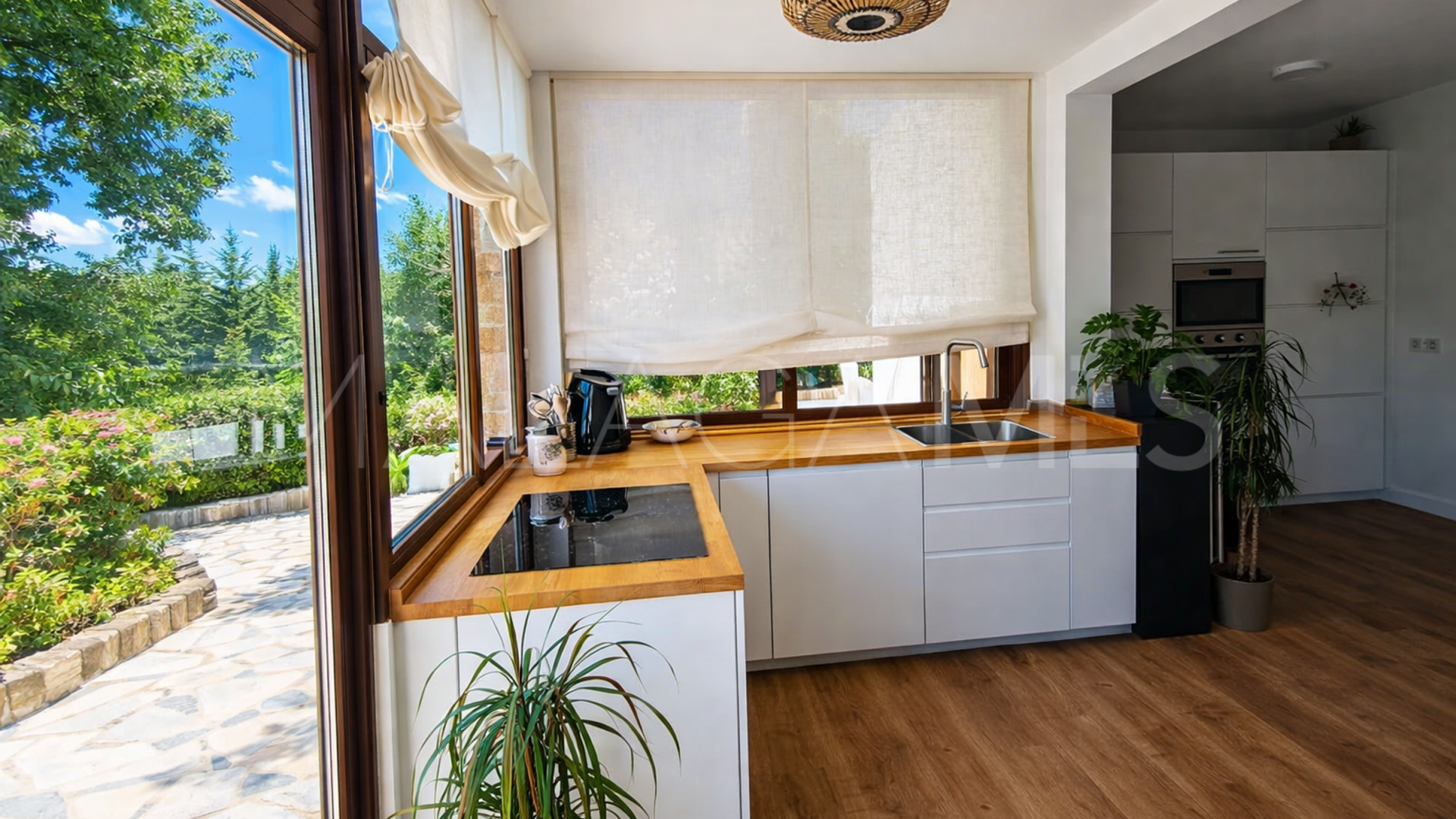 Villa in La Duquesa for sale