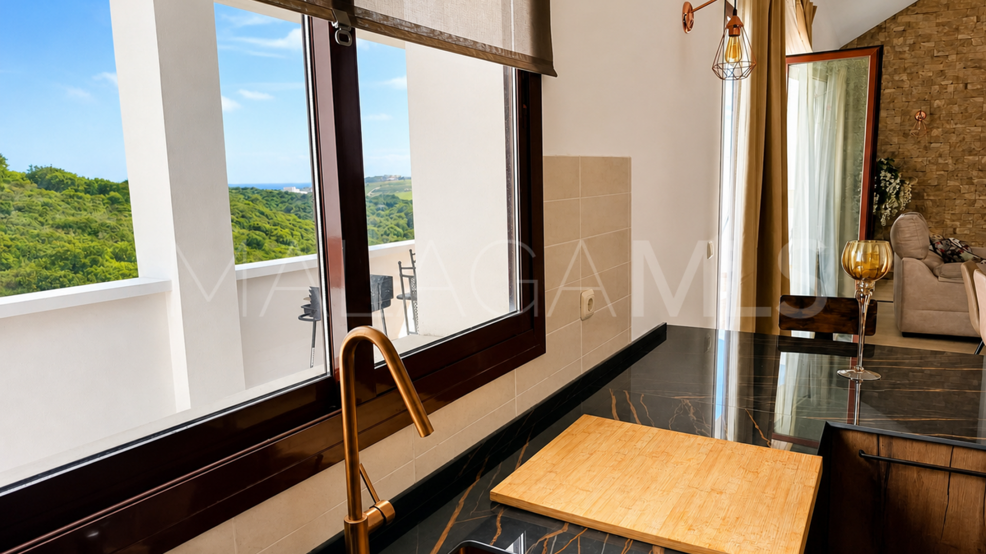 Maison de ville for sale in Casares Playa