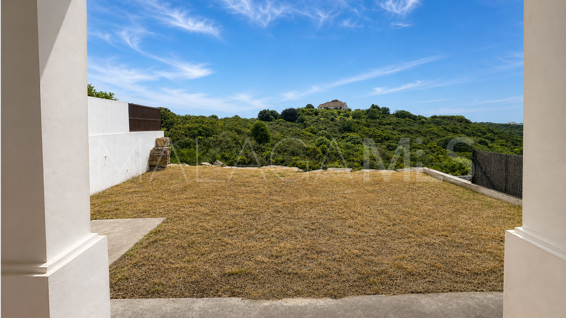 Maison de ville for sale in Casares Playa