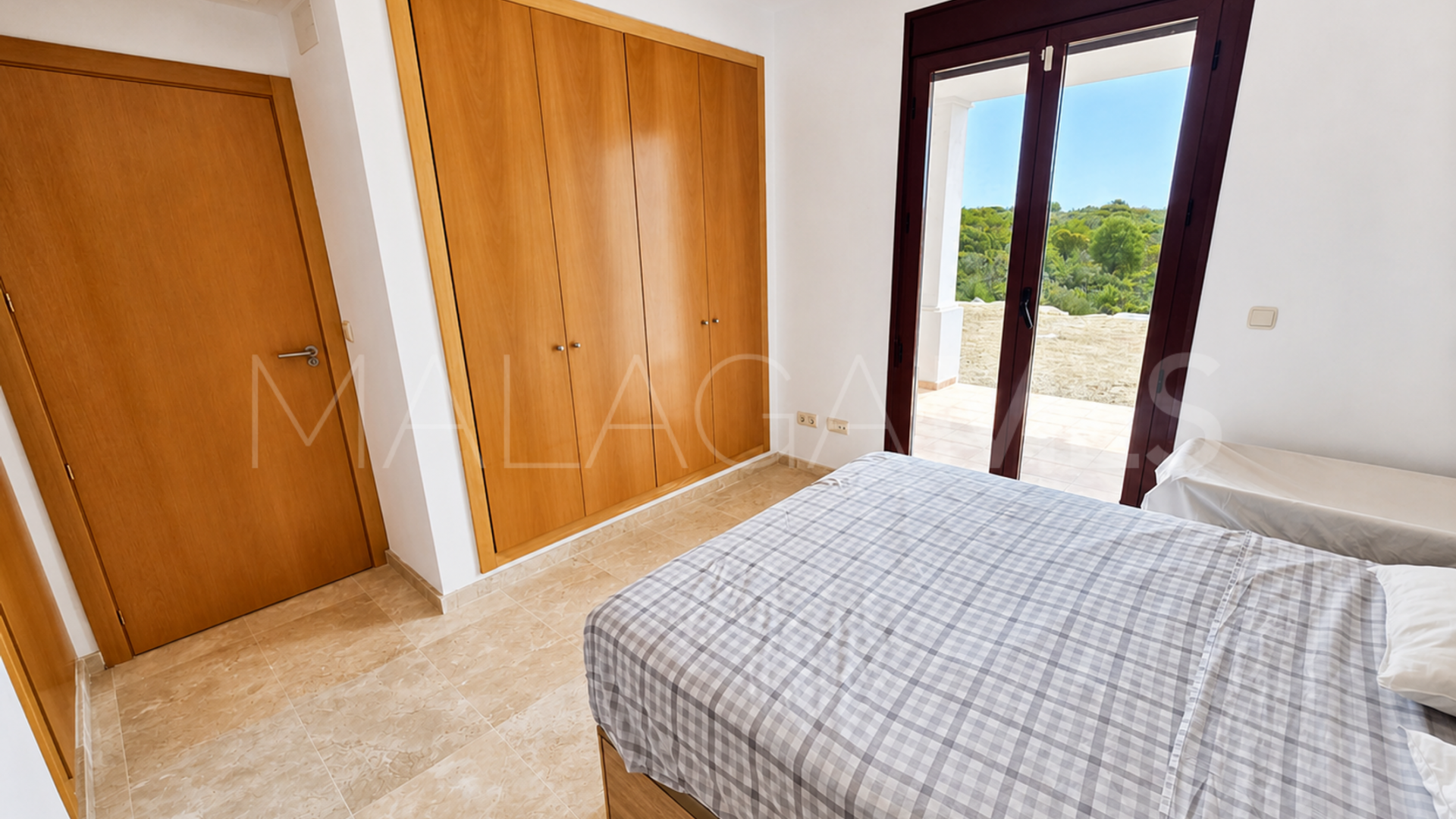 Maison de ville for sale in Casares Playa