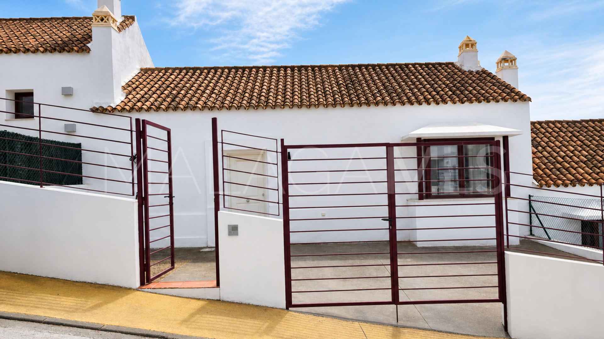 Maison de ville for sale in Casares Playa