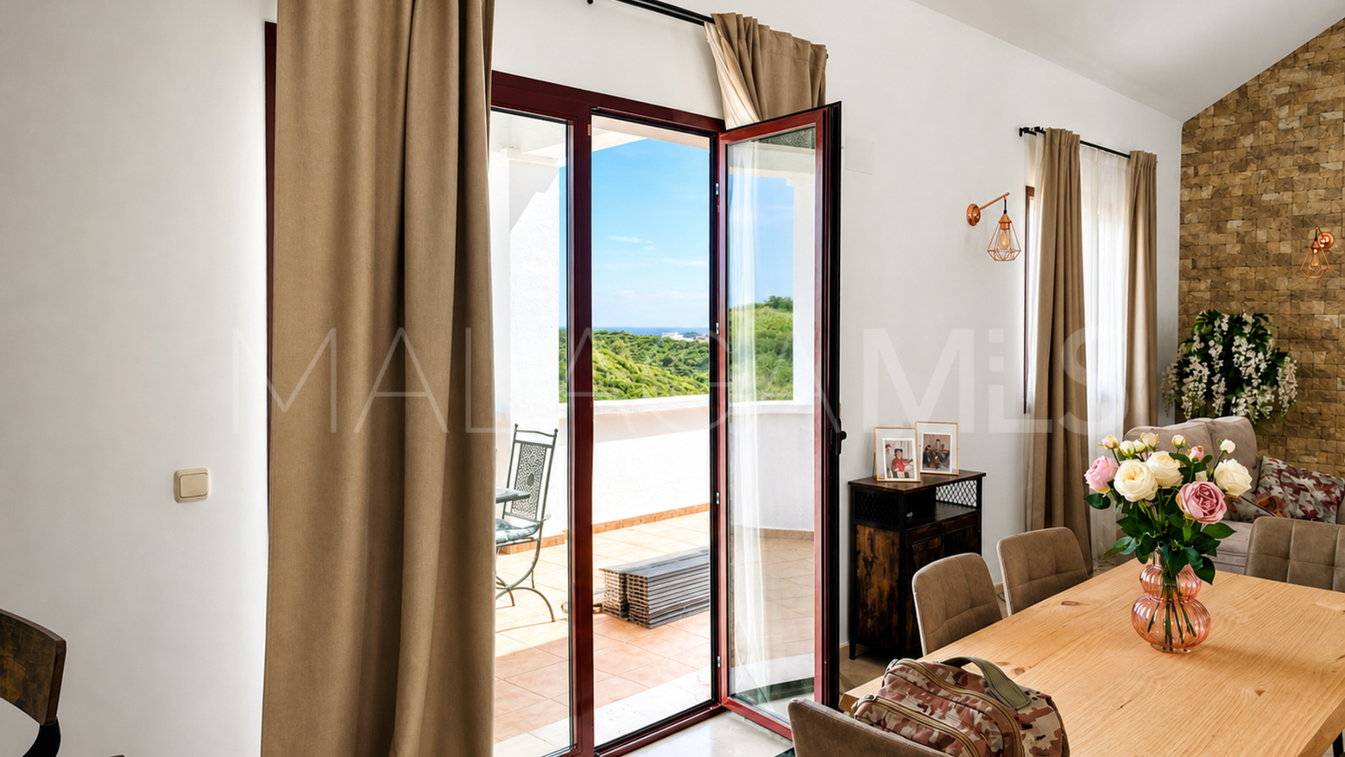 Maison de ville for sale in Casares Playa
