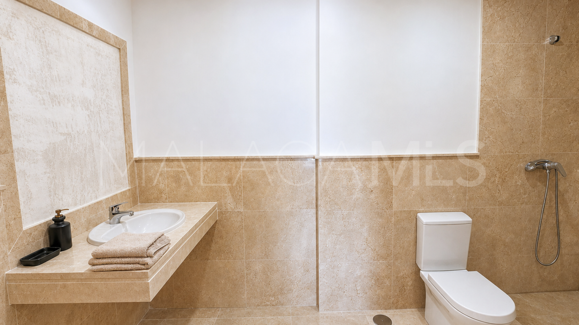 Maison de ville for sale in Casares Playa