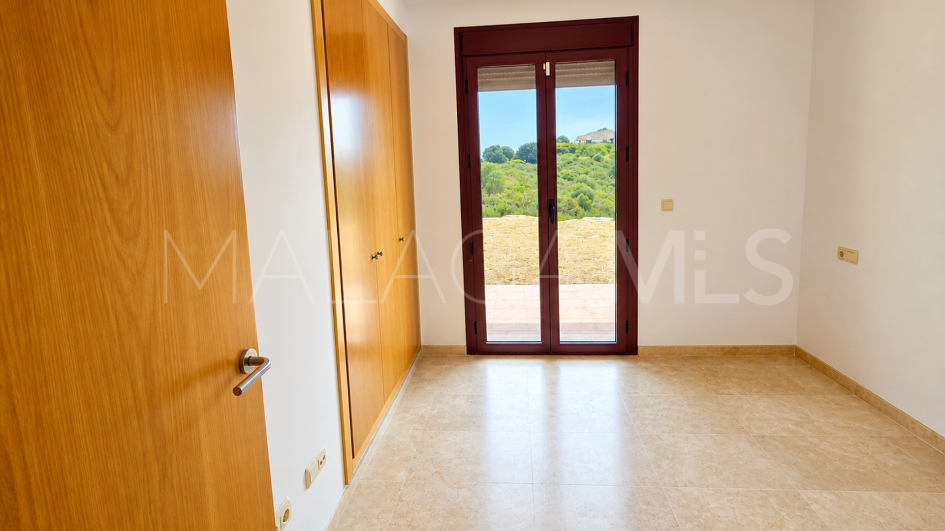 Maison de ville for sale in Casares Playa