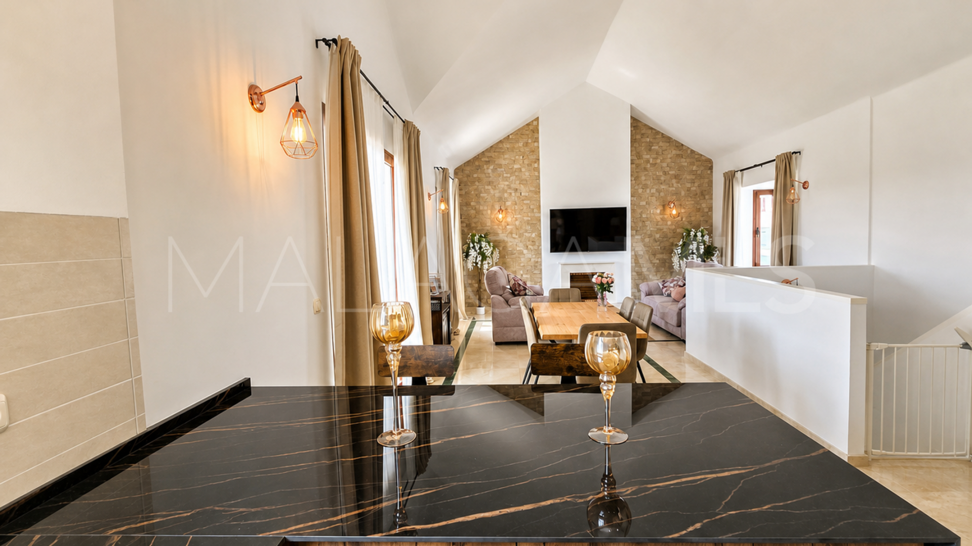 Maison de ville for sale in Casares Playa