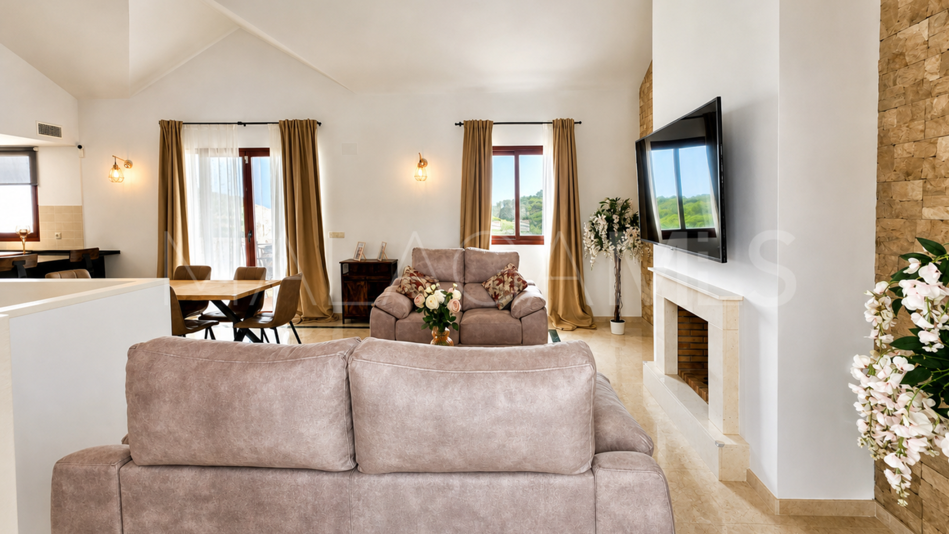 Maison de ville for sale in Casares Playa