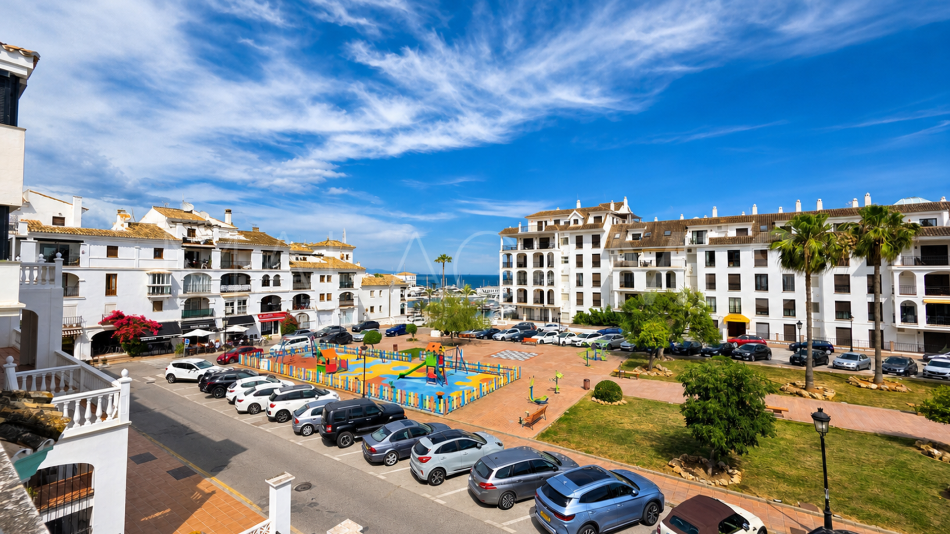 Parhus for sale in La Duquesa