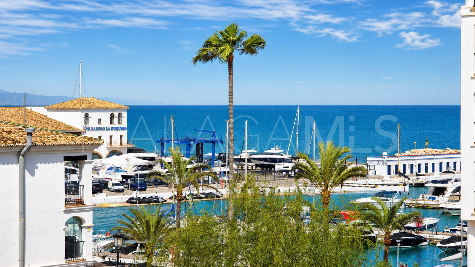 Parhus for sale in La Duquesa