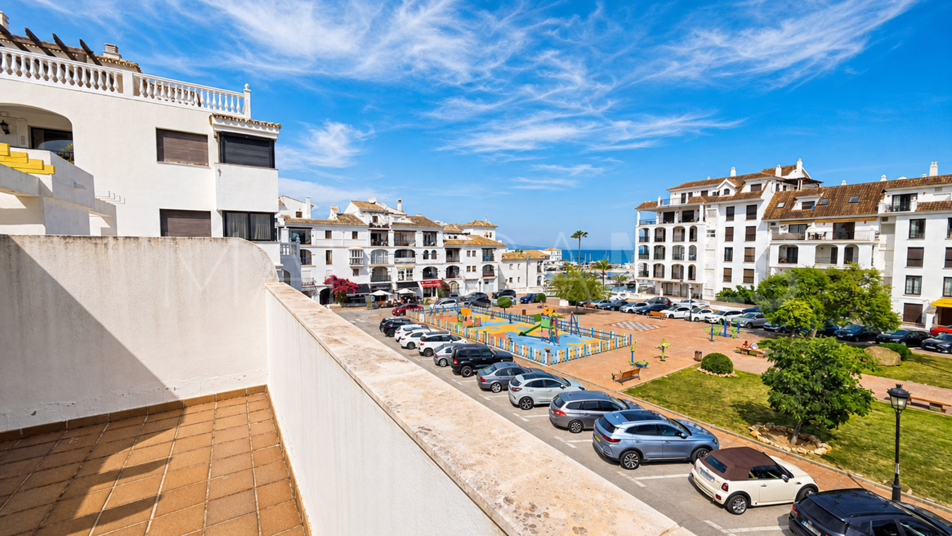 Parhus for sale in La Duquesa