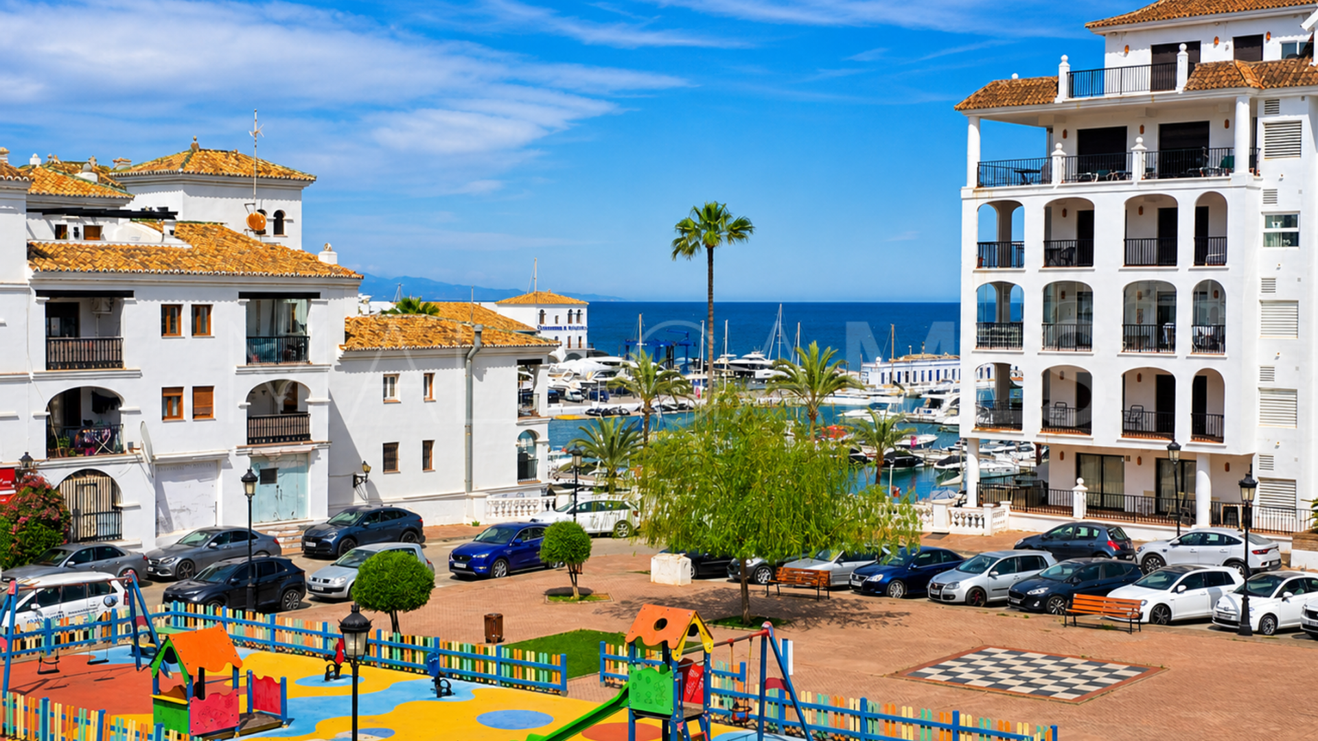 Parhus for sale in La Duquesa