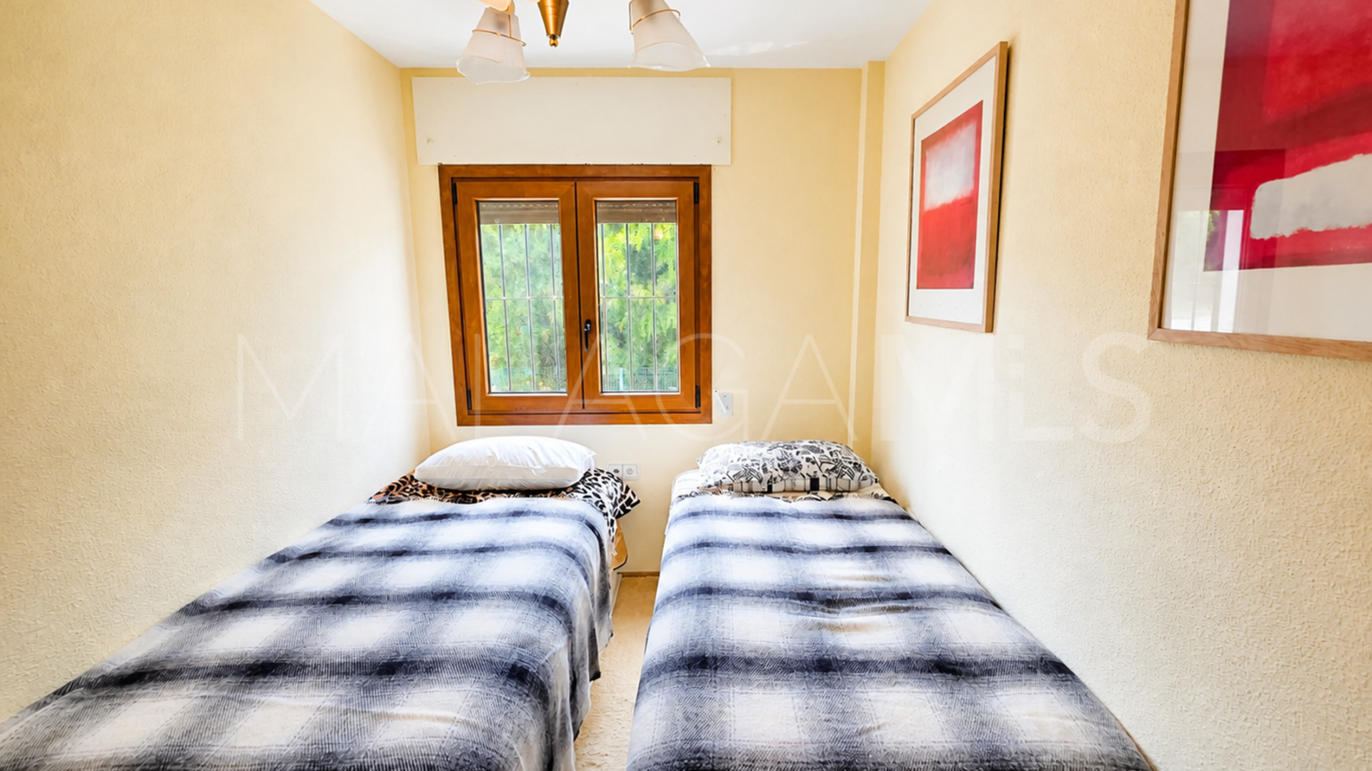 Parhus for sale in La Duquesa