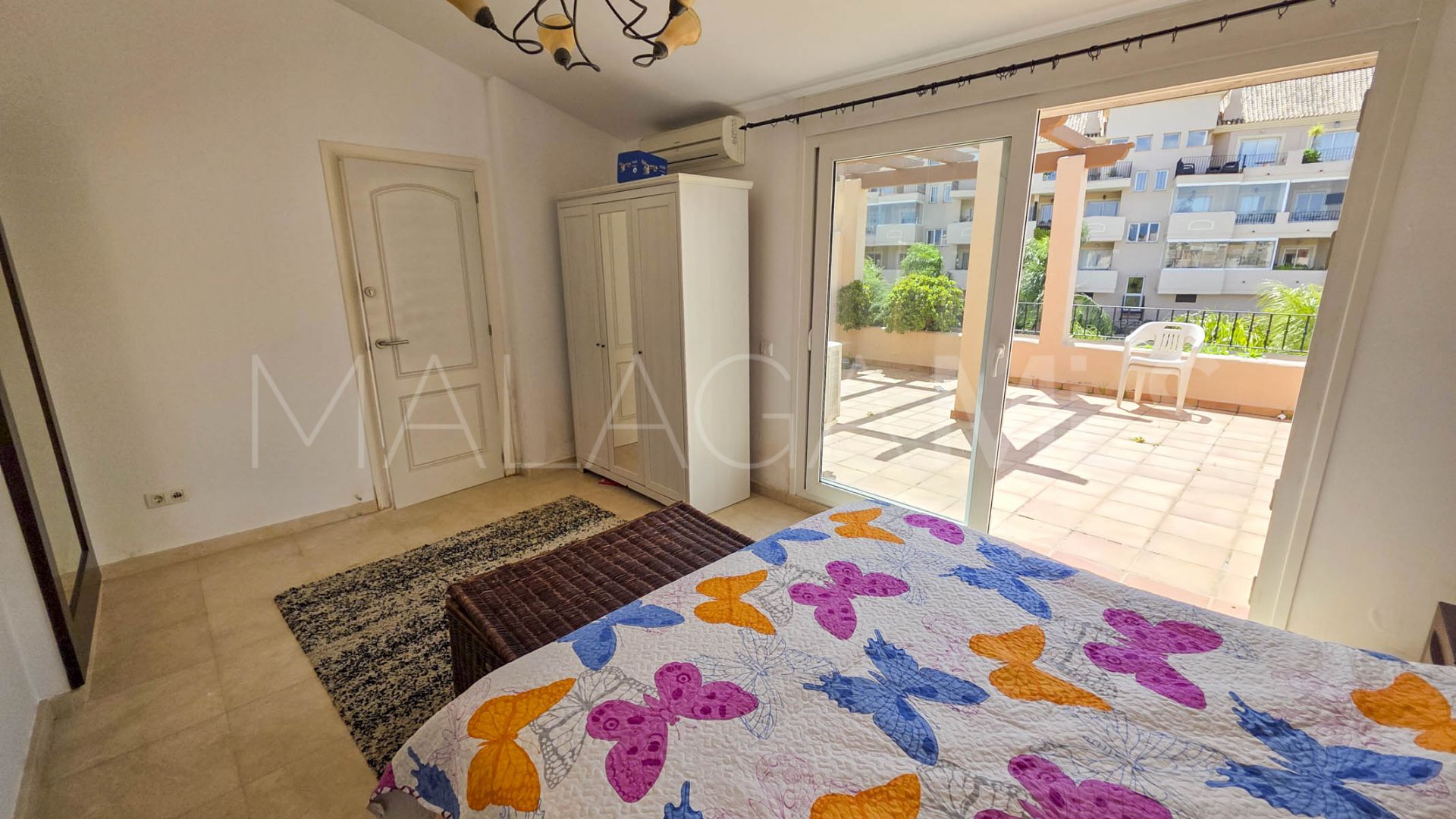 Duplex penthouse for sale in La Duquesa