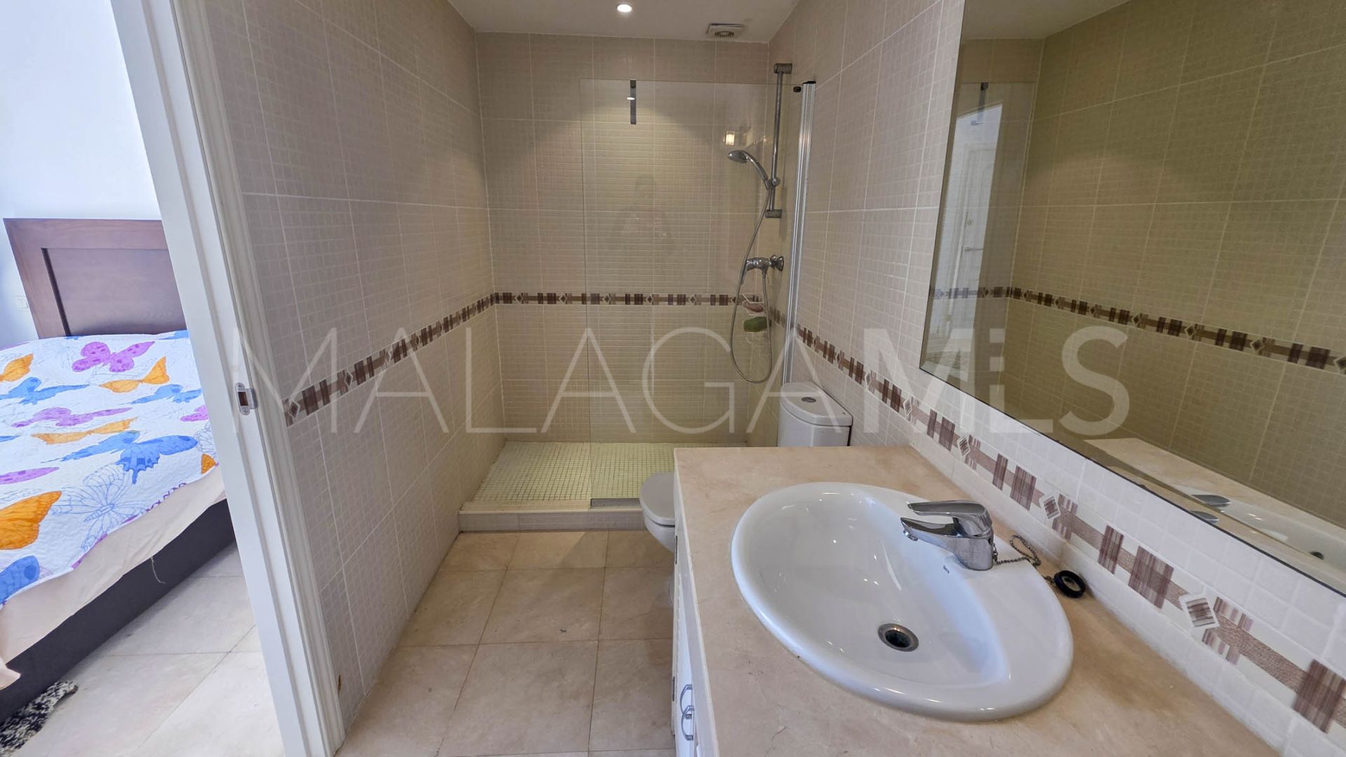 Duplex penthouse for sale in La Duquesa