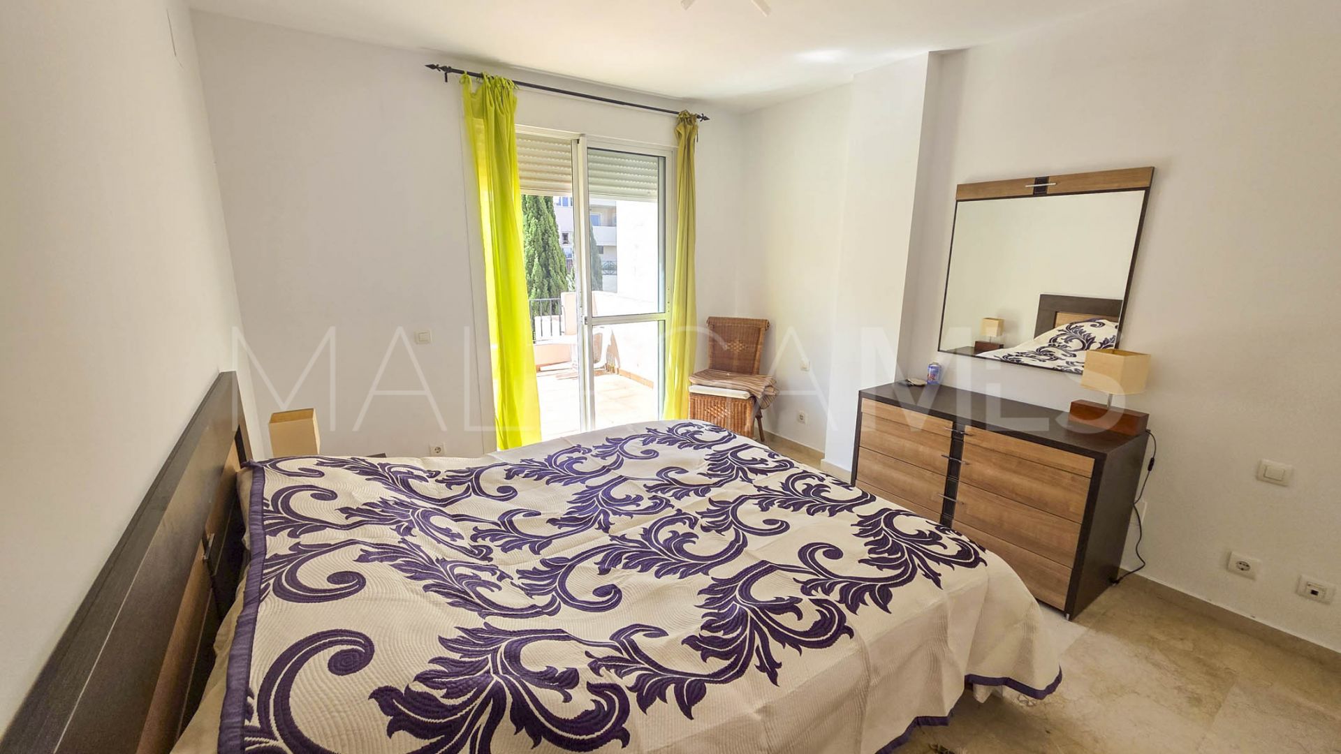 Duplex penthouse for sale in La Duquesa