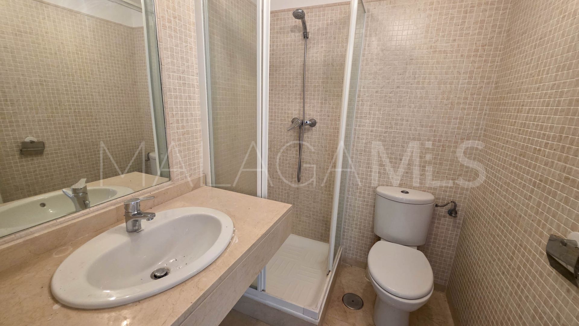 Duplex penthouse for sale in La Duquesa