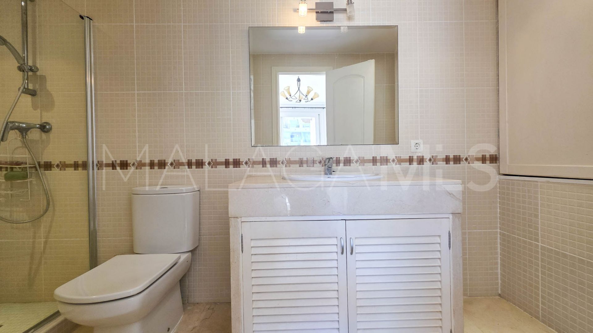 Duplex penthouse for sale in La Duquesa