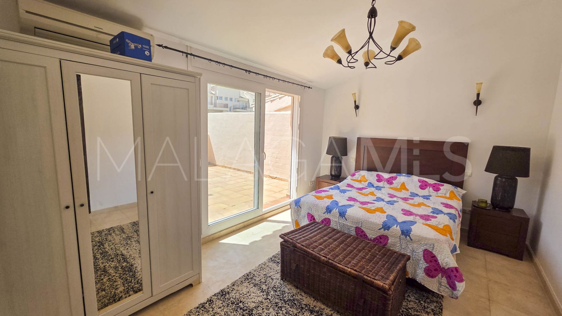 Duplex penthouse for sale in La Duquesa