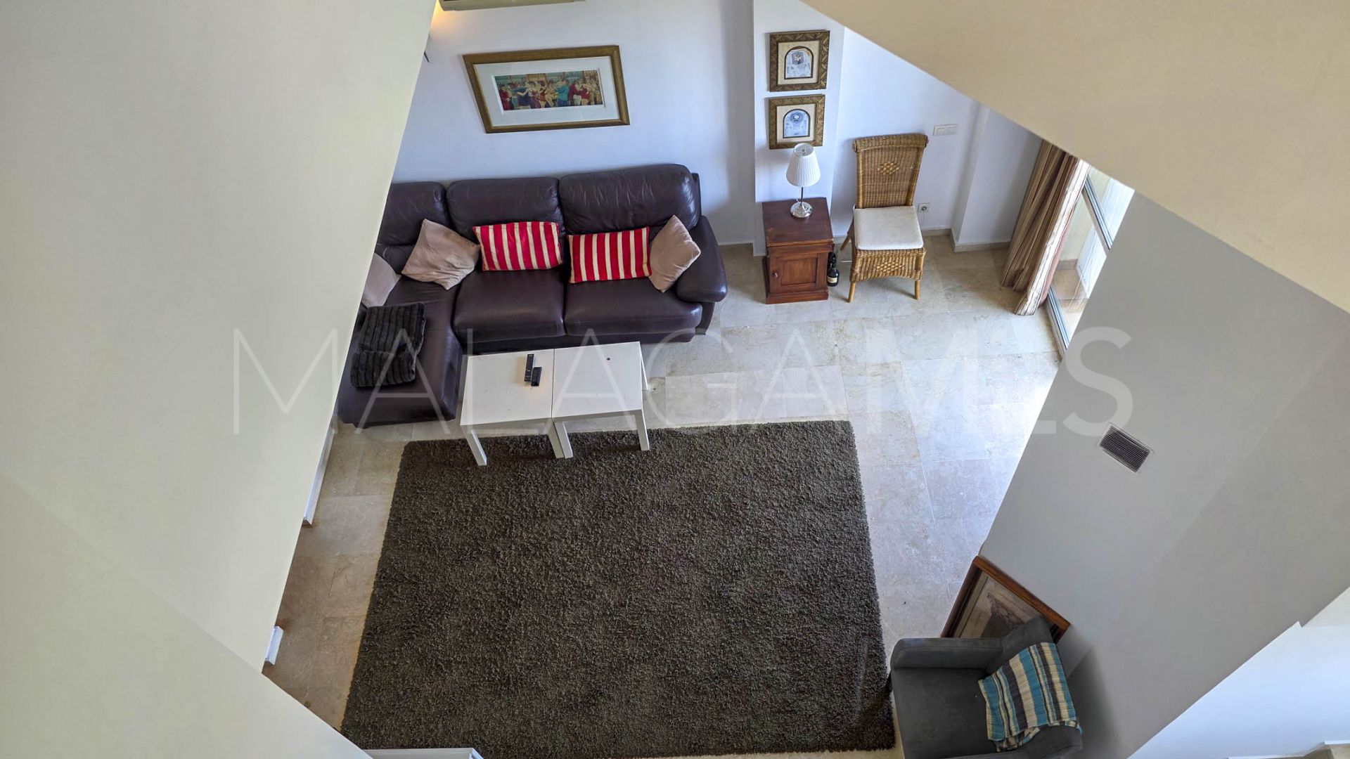 Duplex penthouse for sale in La Duquesa