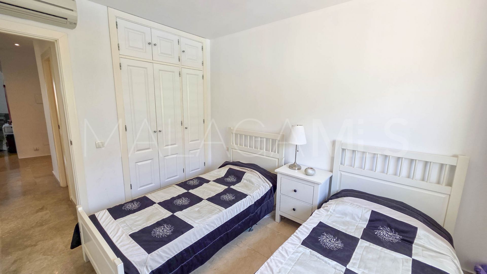 Duplex penthouse for sale in La Duquesa