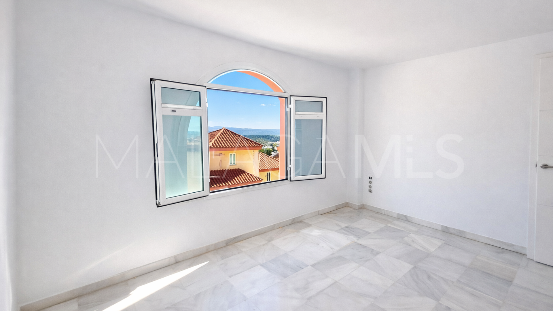 Duplex rez de chaussée for sale in La Duquesa
