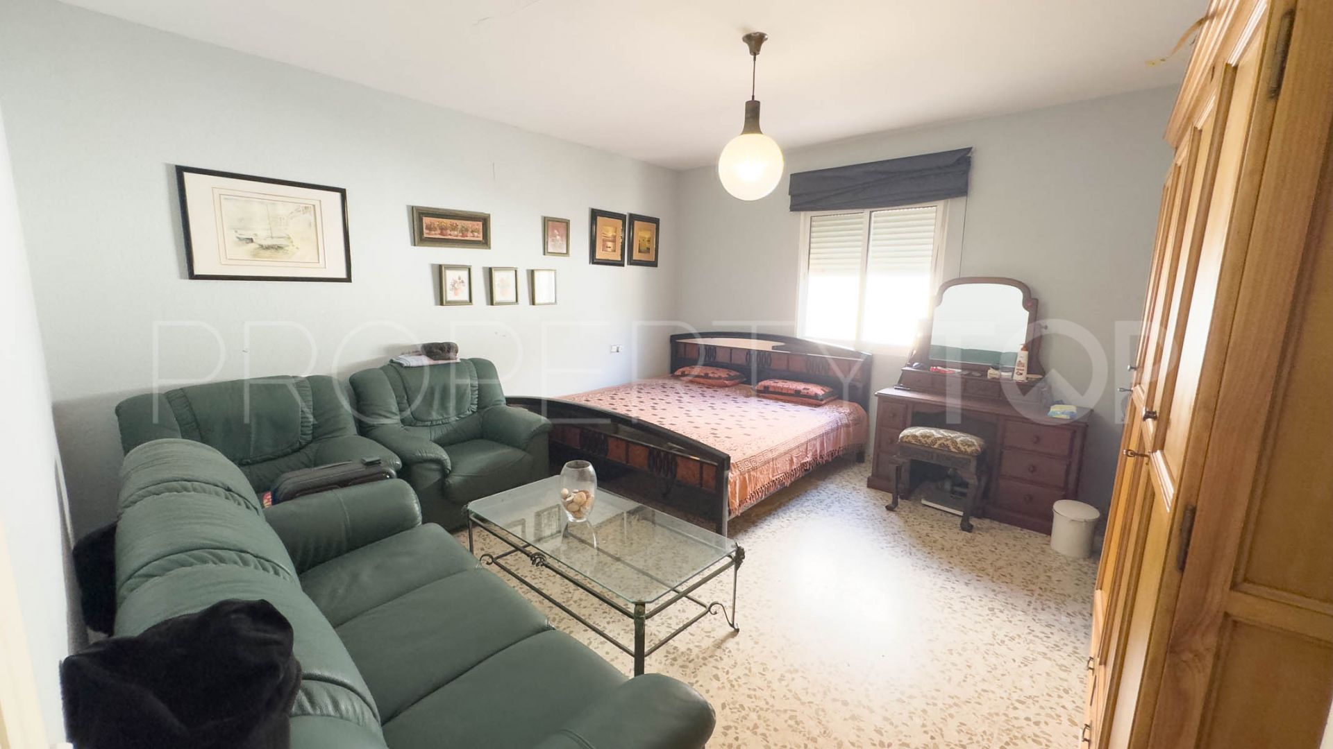 Apartamento con 3 dormitorios a la venta en Sabinillas