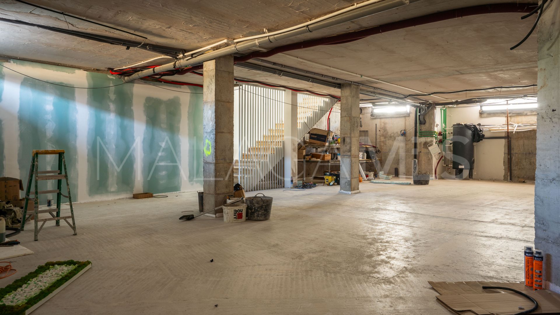 Villa for sale in Estepona