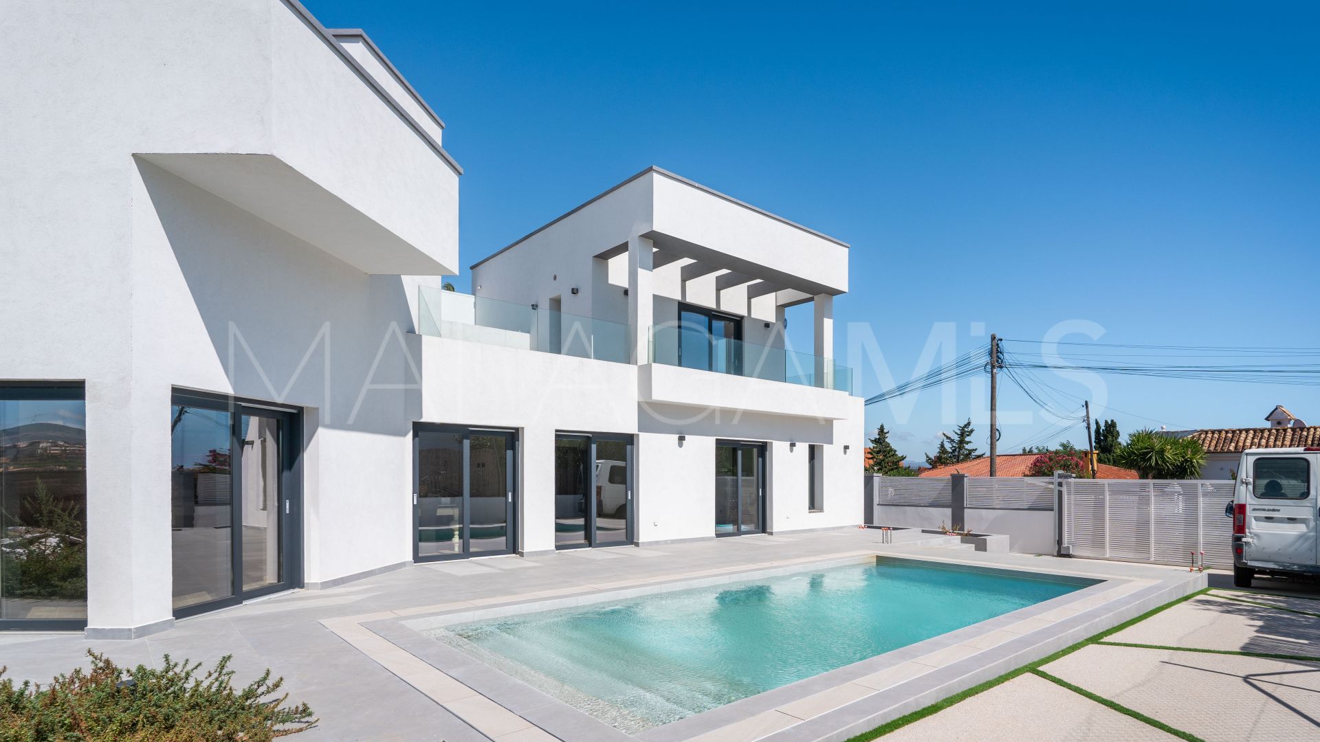 Villa for sale in Estepona