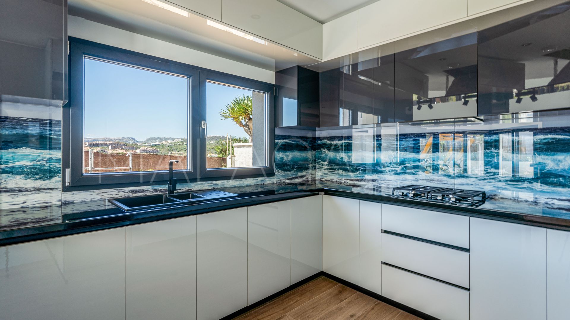 Villa for sale in Estepona