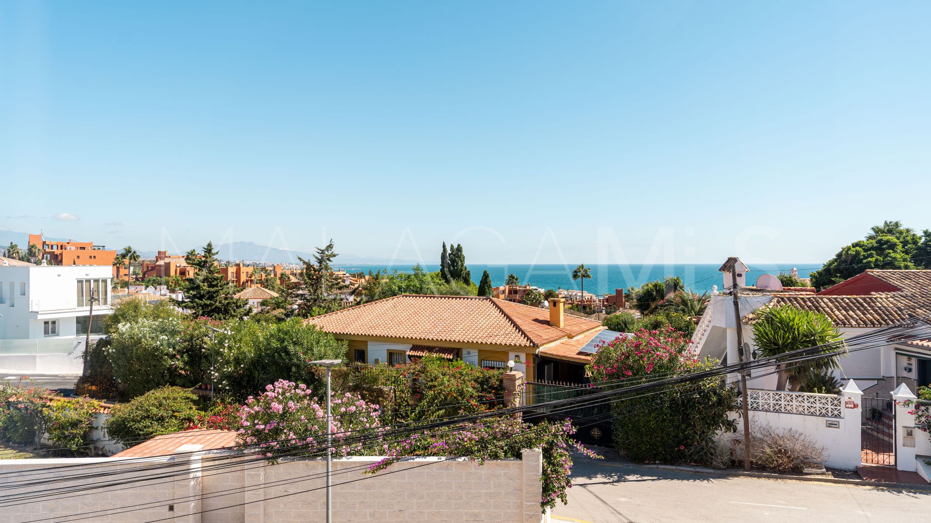 Villa for sale in Estepona