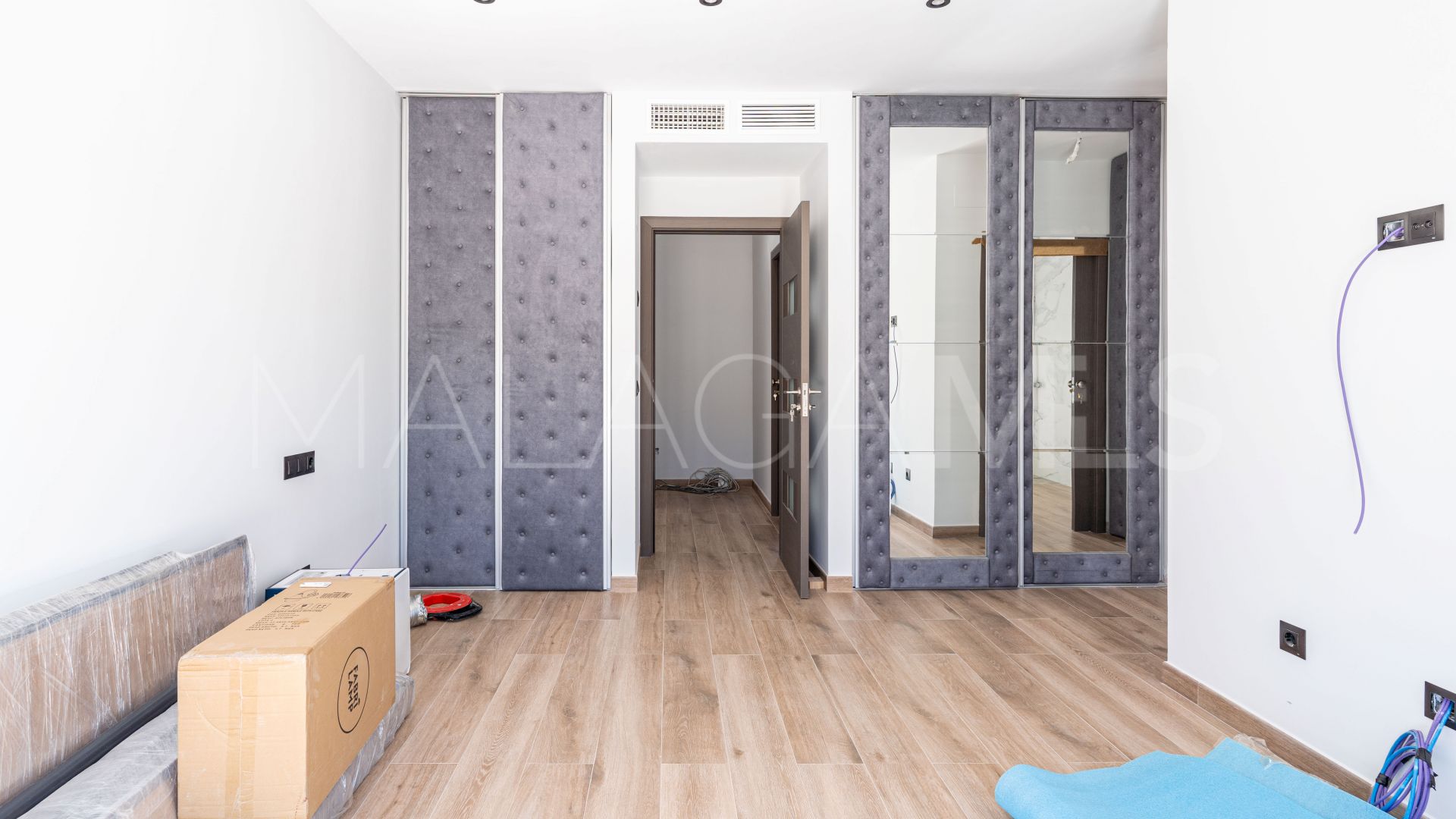 Villa for sale in Estepona