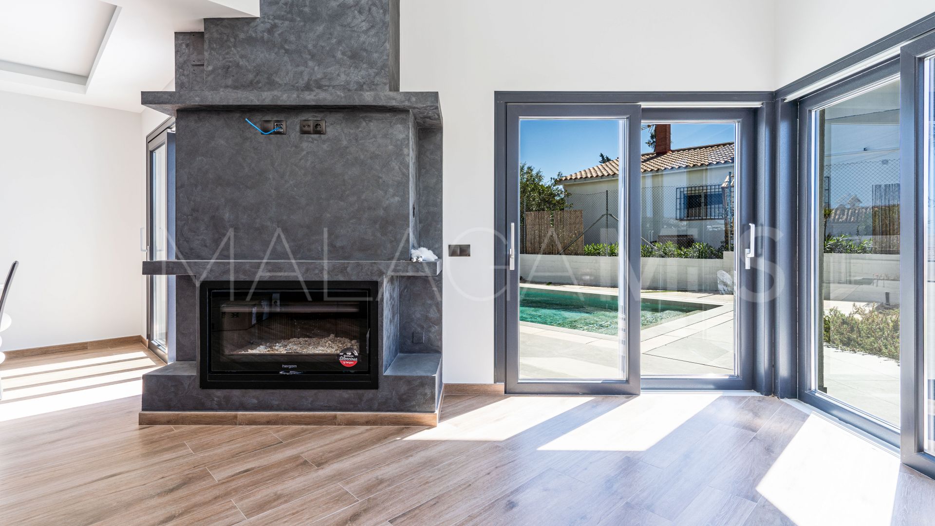 Villa for sale in Estepona