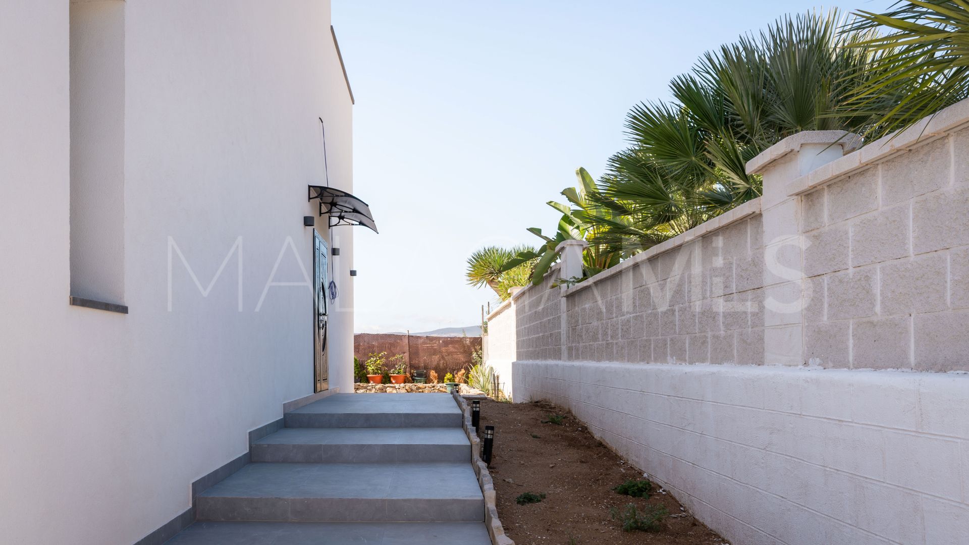 Villa for sale in Estepona