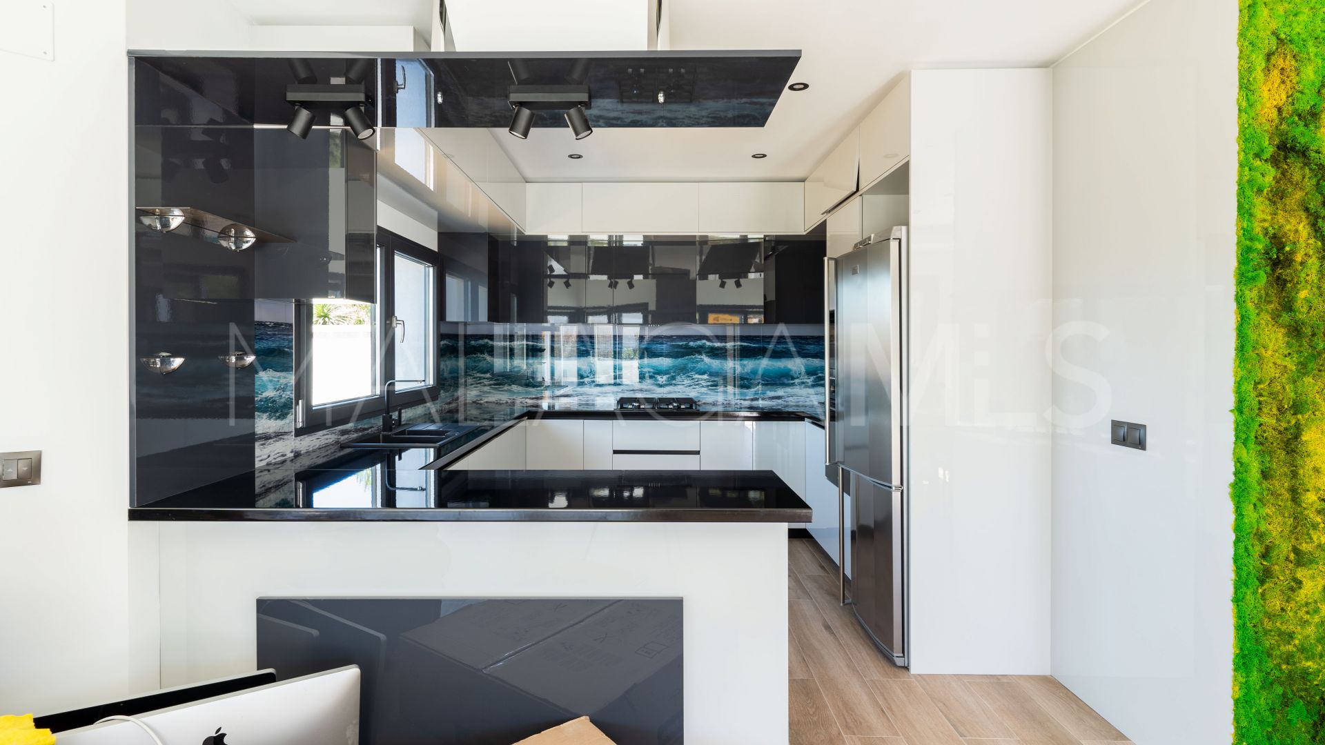 Villa for sale in Estepona