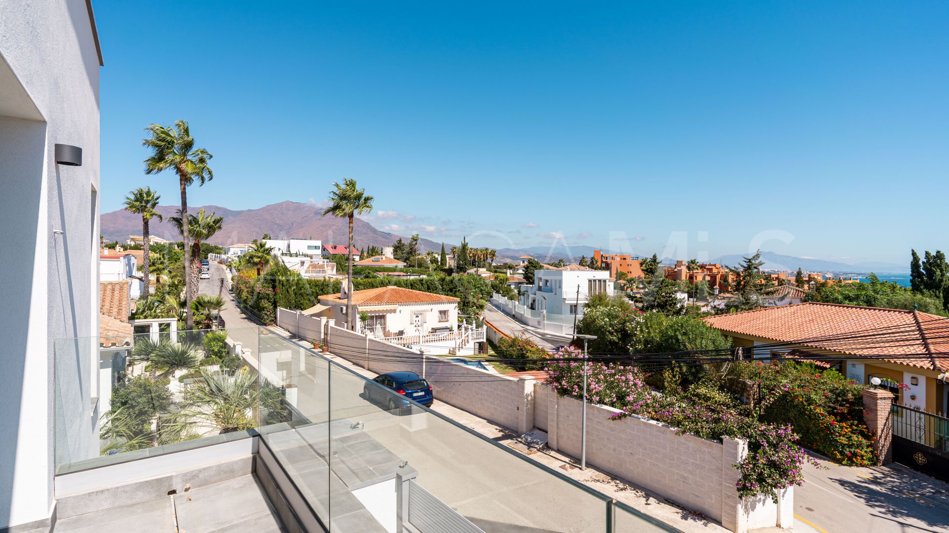 Villa for sale in Estepona